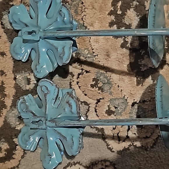 Set of 2 Candleholders - Picture 3 of 3